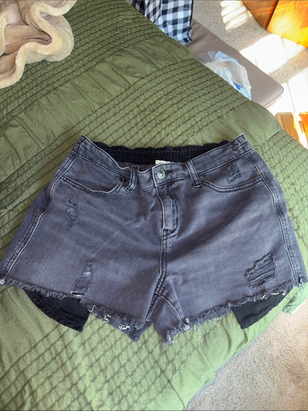 AERIE Women’s Distressed Washed Black Denim Shorts
